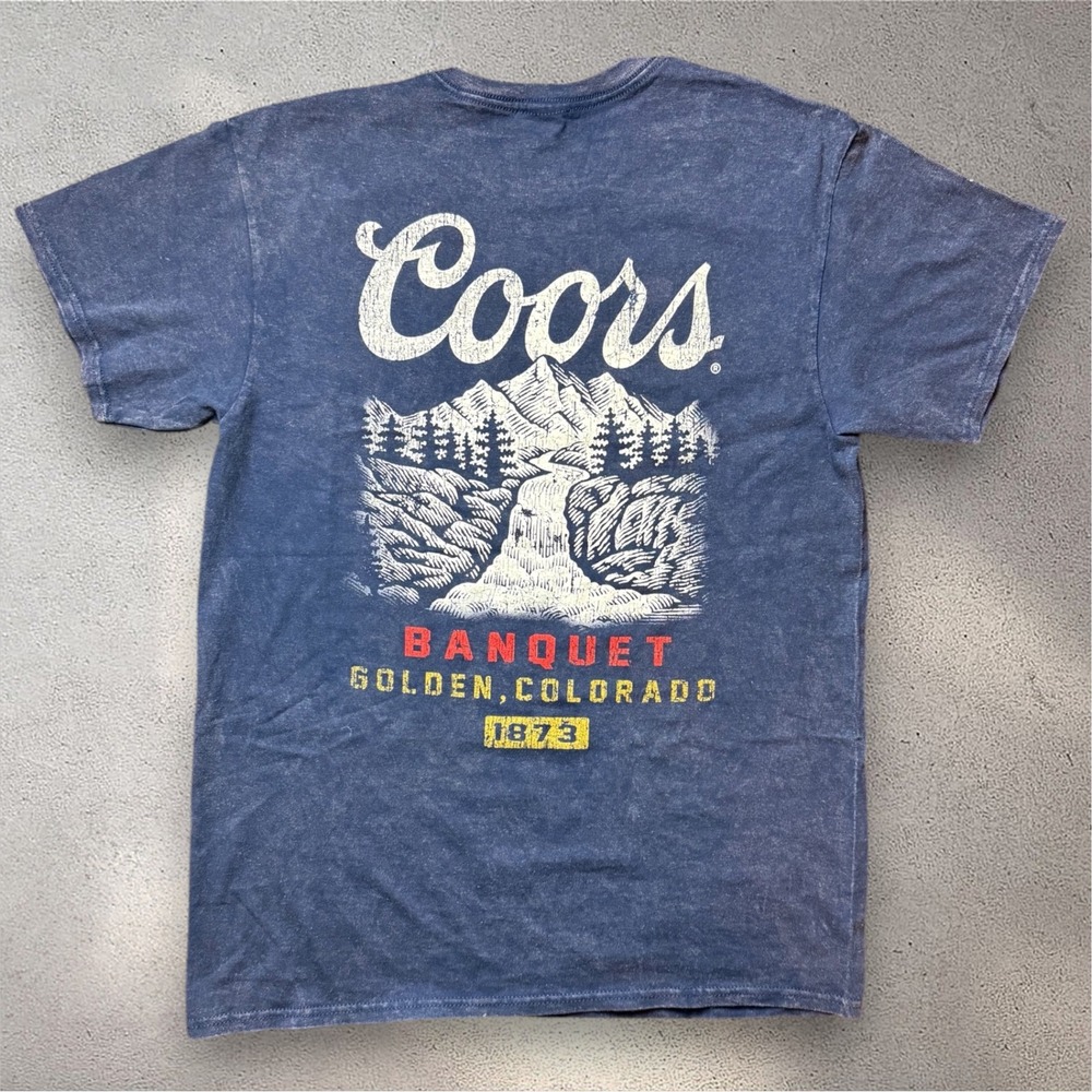 Coors Banquet Beer Graphic T-Shirt Mens Large Blue Mineral Wash Rocky Mountains
